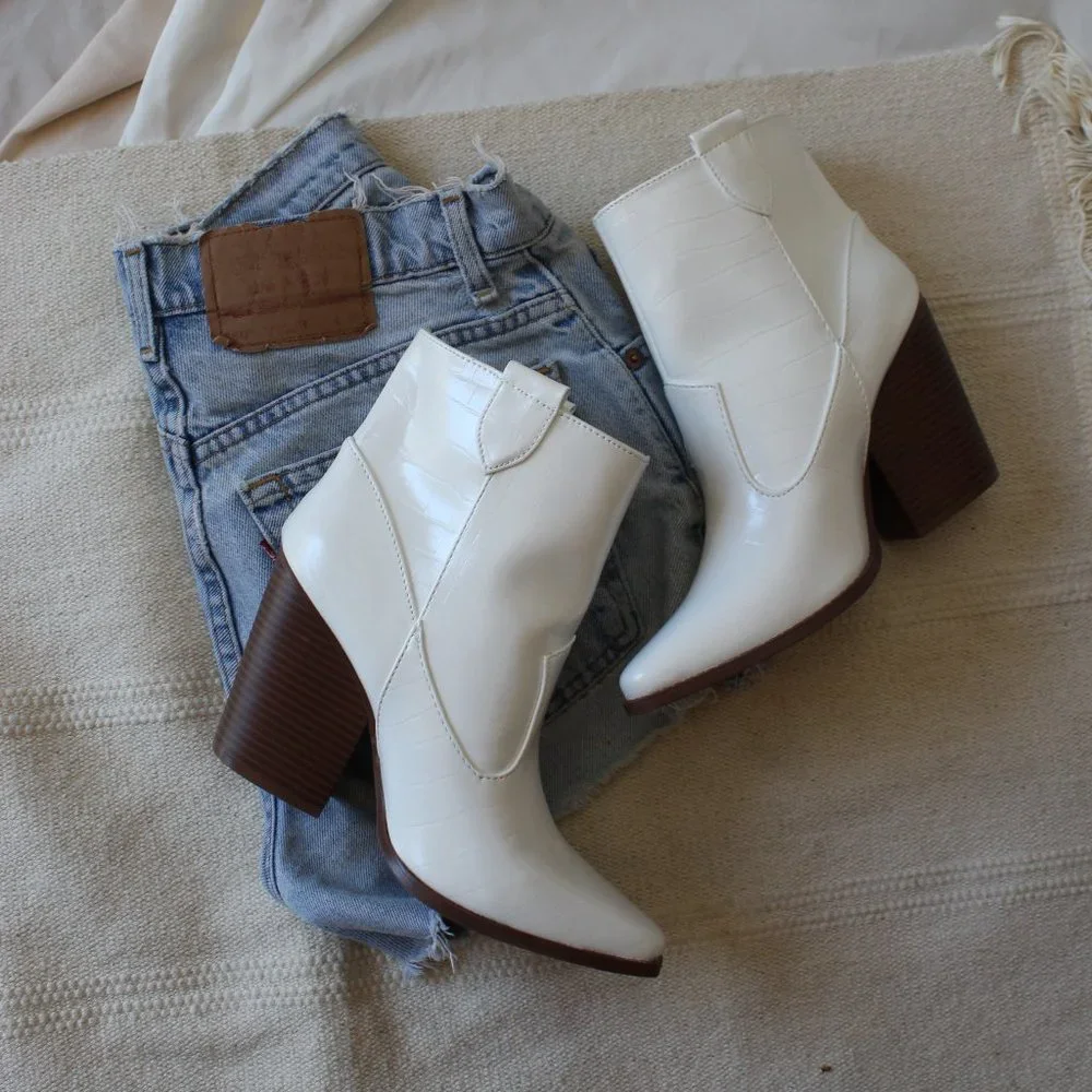🆕The Debbie// White croco western style boot - Picture 10 of 10